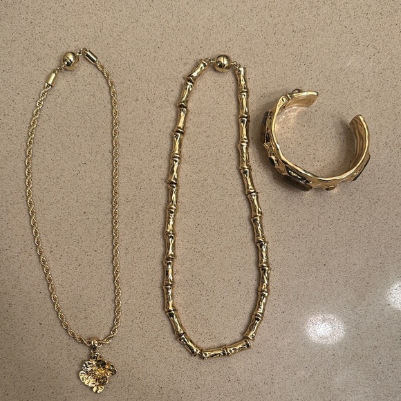 WeWoreWhat Hammered jewlery collection - Picture 1 of 3